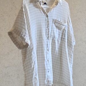 Universal Thread White Casual Button Down Shirt